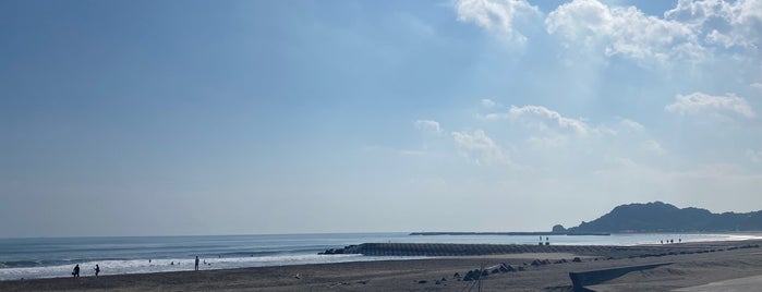 Tsurigasaki Beach is one of Favorites Big things to the future.