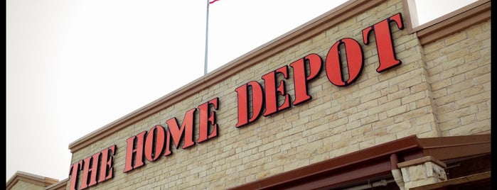 The Home Depot is one of Orte, die Sean gefallen.