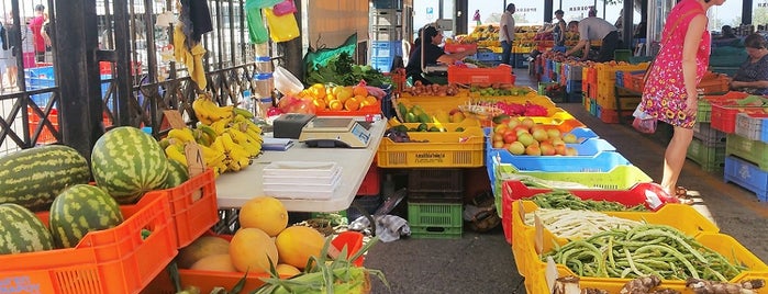 Paphos Municipal Market is one of Lugares favoritos de Yiannis.