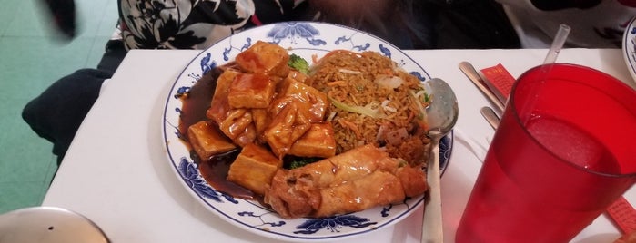 Moy Fong Chinese Restaurant is one of The 15 Best Places for Bamboo Shoots in Philadelphia.