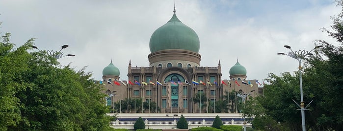 Pejabat Timbalan Perdana Menteri is one of Singapore-Malaysia Tour Waypoints.