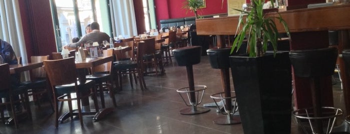 Café Einstein is one of Lugares guardados de Ann.