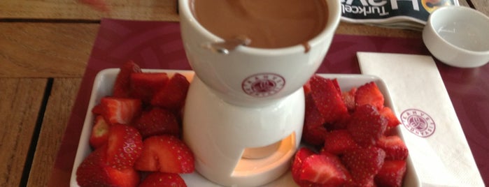 Kahve Dünyası is one of Lieux sauvegardés par Dilara.
