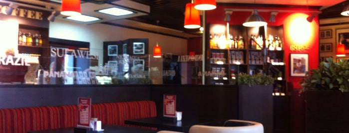 Traveler's Coffee is one of Кафе и рестораны.