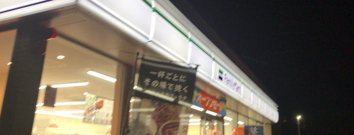FamilyMart is one of Tempat yang Disukai Shigeo.