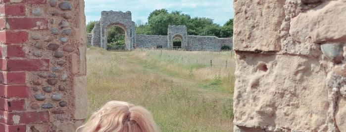 Dunwich Greyfriars is one of Lugares favoritos de Robert.