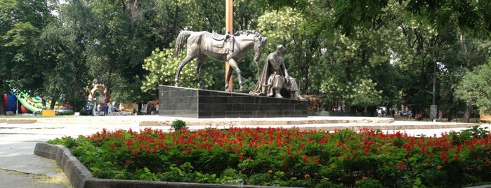 Старобазарный сквер / Starobazarny square is one of Lugares favoritos de 🇺🇦Viktoriia.