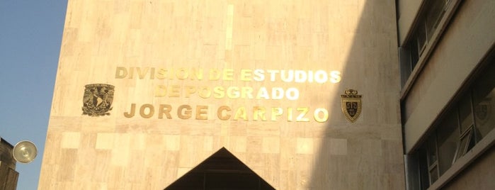 Edificio de Posgrado, Facultad de Derecho is one of Tempat yang Disukai Rebeca.
