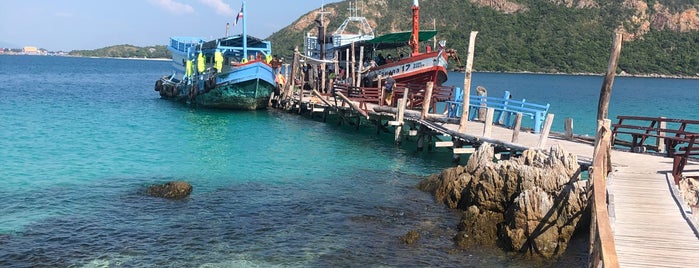 To Kham Island is one of Sattahip - Chon Buri.