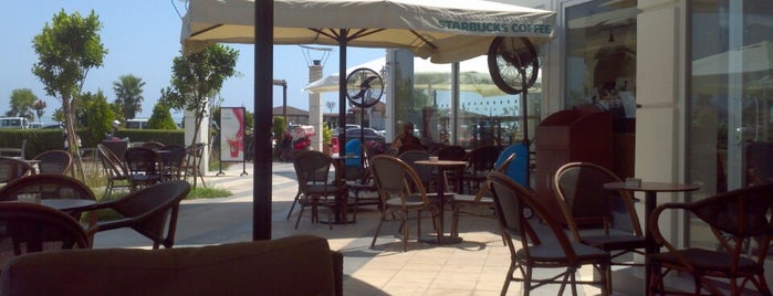Starbucks is one of Lugares favoritos de Candan.