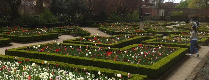 Holland Park is one of Live in London.