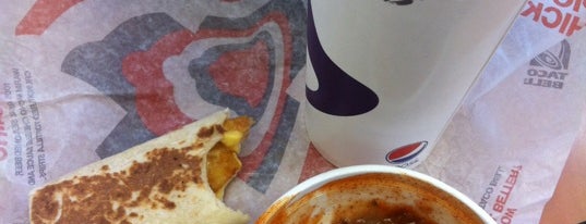 Taco Bell is one of Janiceさんのお気に入りスポット.