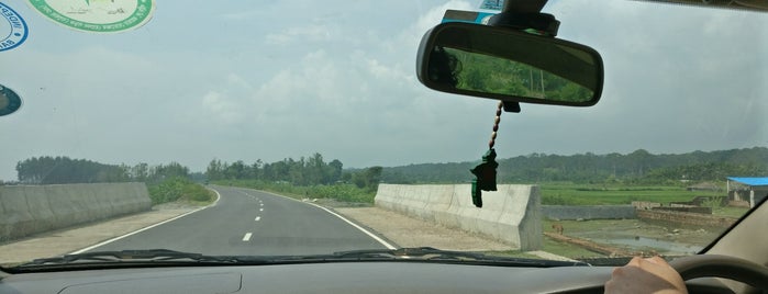 Marine Drive is one of Lieux qui ont plu à Dr.Gökhan.