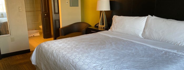Staybridge Suites West Edmonton, an IHG Hotel is one of Lugares favoritos de Rick.