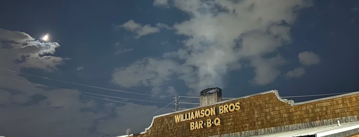 Williamson Brothers Bar-B-Q is one of Need to Eat Atlanta.