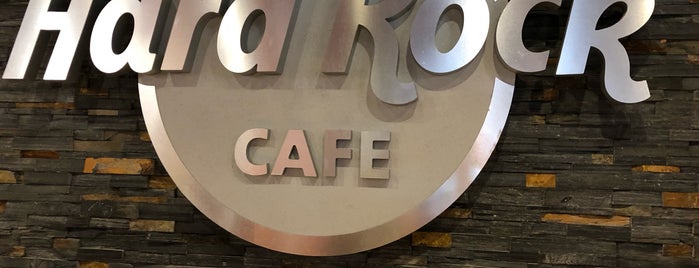Hard Rock Cafe Atlanta is one of Orte, die Mike gefallen.