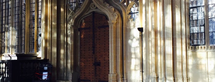 Bodleian Library is one of Claraさんのお気に入りスポット.