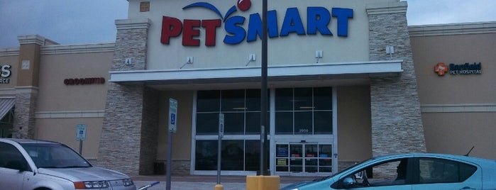 PetSmart is one of Bobby 님이 좋아한 장소.