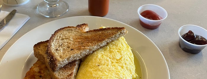 Rosalu Diner is one of To-Do: North BK Eats.