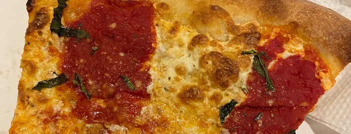 Iggy's Pizzeria is one of NYC Vegan pizza.