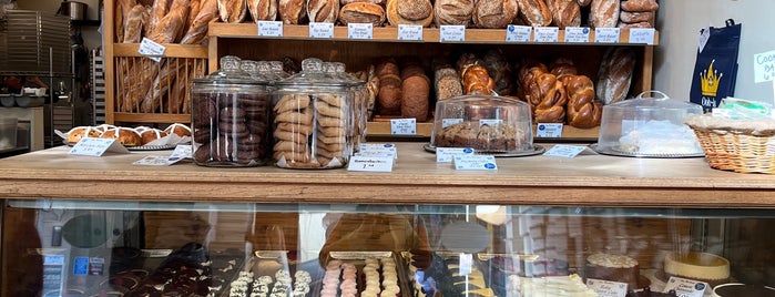 La Farine Boulangerie Patisserie is one of Want To Nom.