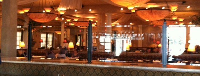 Brio Tuscan Grille is one of Charlotteさんのお気に入りスポット.
