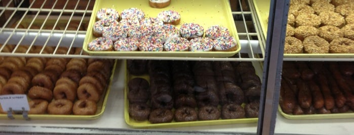 Bill's Donut Shop is one of Dayton.