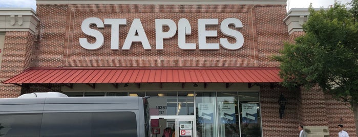 Staples is one of Lugares favoritos de Matt.