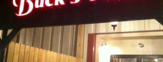 Buck's Pizza is one of Jessicaさんのお気に入りスポット.