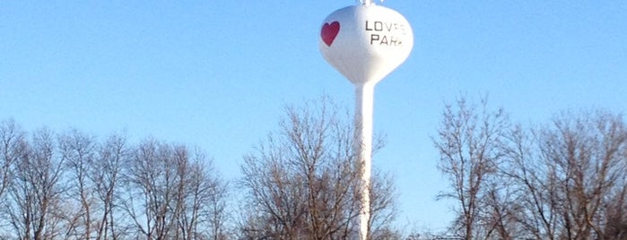 City of Loves Park is one of สถานที่ที่ John ถูกใจ.