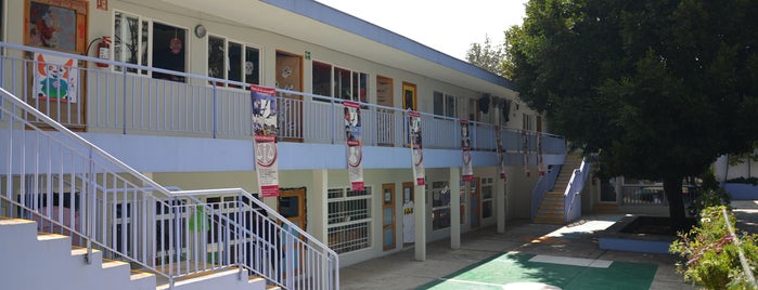 Avalon International School is one of Lieux qui ont plu à gil.