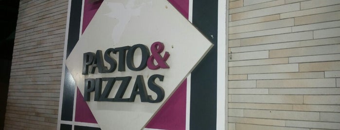 Pasto & Pizzas is one of Locais curtidos por Rebeca.