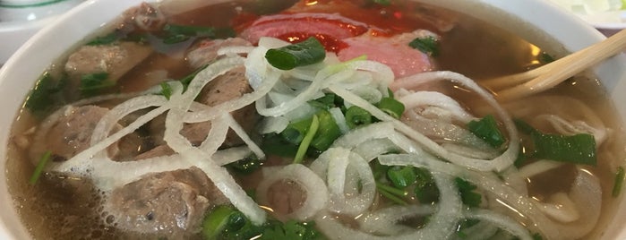 Pho Pasteur is one of Maynardさんのお気に入りスポット.