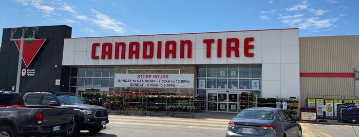 Canadian Tire Auto Service Centre is one of Posti che sono piaciuti a Natasha.