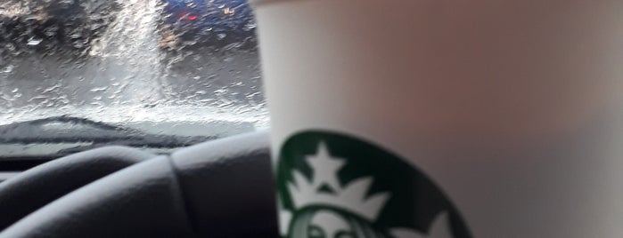 Starbucks is one of Thaisさんのお気に入りスポット.