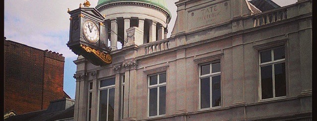 Streatham Library is one of Books.