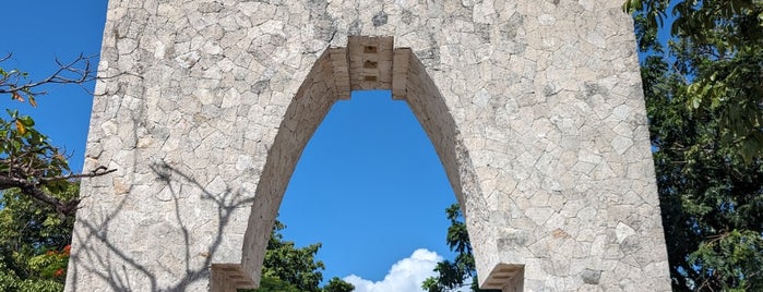 Leona Vicario (parque turístico) is one of Playa.