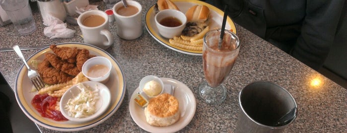 Pleasant Hill Diner is one of Joshuaさんのお気に入りスポット.