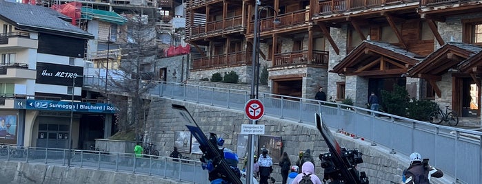 Sunnega Blauherd Rothorn Station is one of Zermatt.