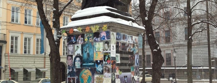 Michael-Jackson-Denkmal is one of Munich not-so-well-known attractions.