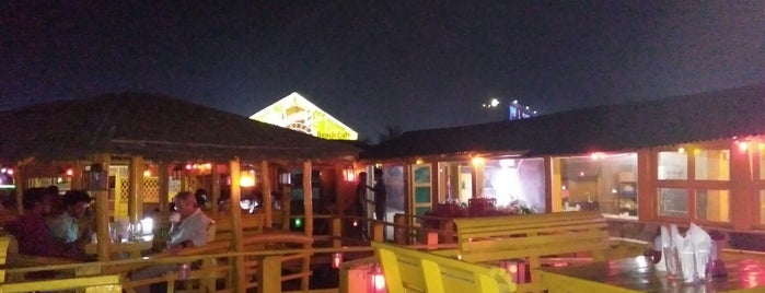 Sea Lamp Beach Café is one of สถานที่ที่ Dr.Gökhan ถูกใจ.