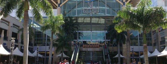 Gateway Theatre of Shopping is one of Tempat yang Disukai Dmitriy.