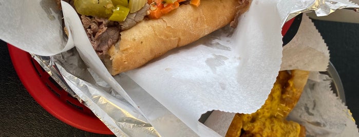 Lonnie's Best Taste of Chicago is one of Hot Dogs 3.