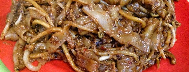 Outram Park Fried Kway Teow Mee is one of Singapore MICHELIN Street Makan Trail.