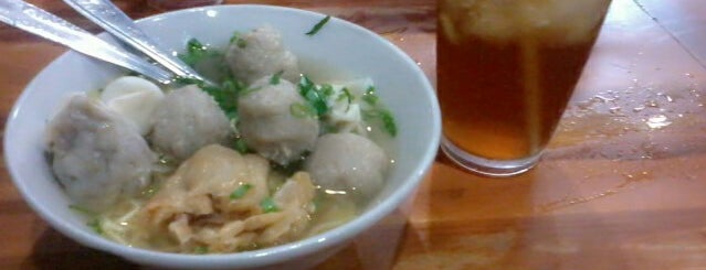 Bakwan Bintang Malang is one of Wisata Kuliner Samarinda.