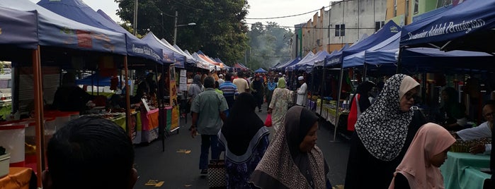 Pasar Tani Ahad Batu Kikir is one of Lugares guardados de ꌅꁲꉣꂑꌚꁴꁲ꒒.