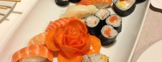 Temaki D'lux Sushi is one of Porto.