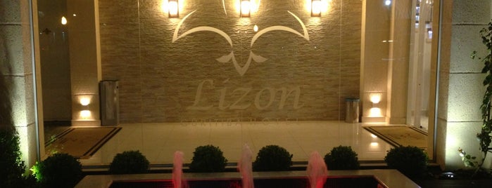 Lizon Curitiba Hotel is one of Lieux qui ont plu à Helio.