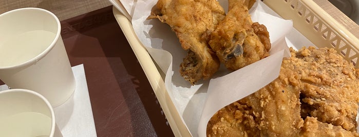 KFC is one of チネチッタ.