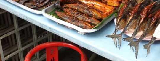 Warung Ikan Bakar is one of ꌅꁲꉣꂑꌚꁴꁲ꒒さんのお気に入りスポット.